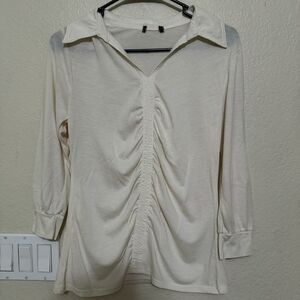 ❄️ LADIES TOP SIZE MED- OFF WHITE